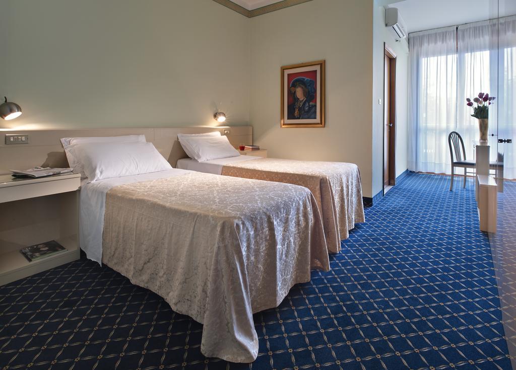 Hotel Terme Bologna Абано Терме Стая снимка