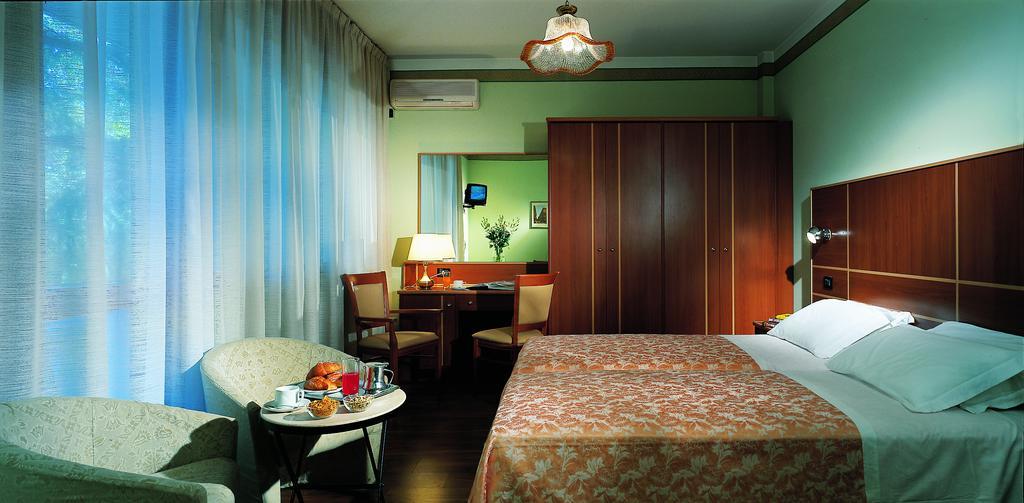 Hotel Terme Bologna Абано Терме Стая снимка