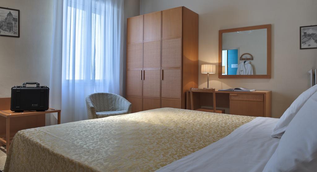 Hotel Terme Bologna Абано Терме Стая снимка